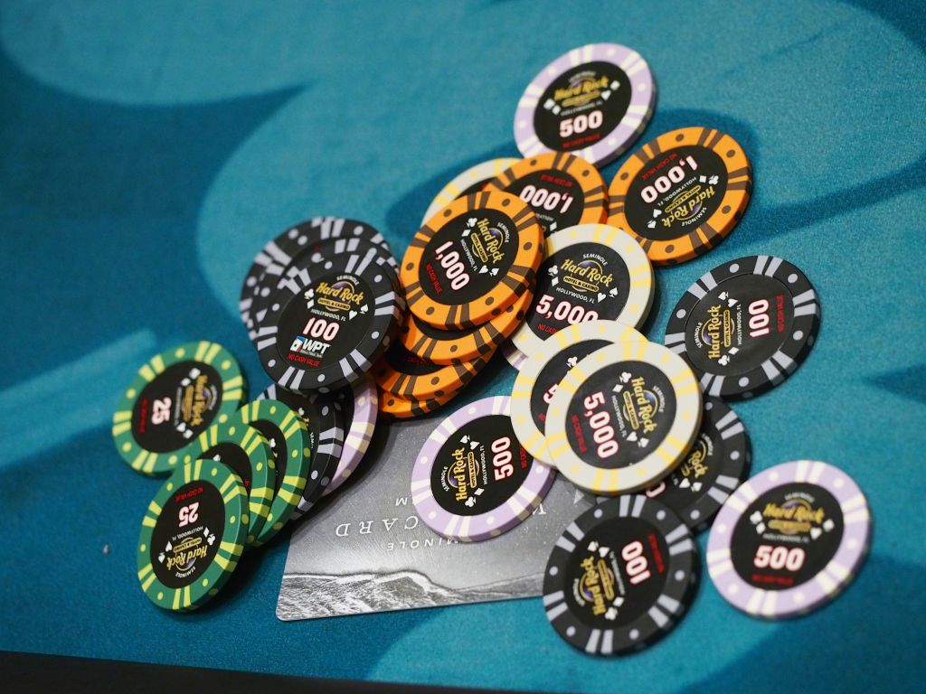 hard rock vegas casino band poker chips